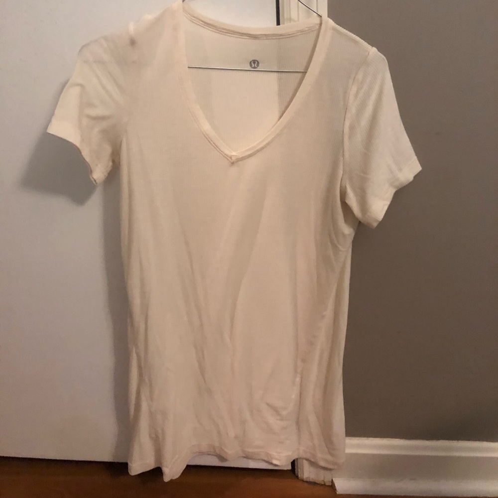 Lululemon top-fits like medium